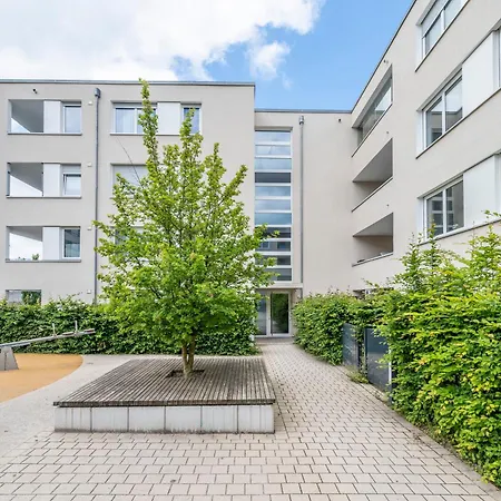 Apartment Exquis 2br Design Louis I Parking I Balcony I Mercedes-benz I Family-friendly