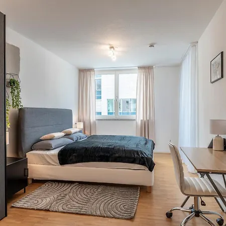 Apartment Exquis 2br Design Louis I Parking I Balcony I Mercedes-benz I Family-friendly